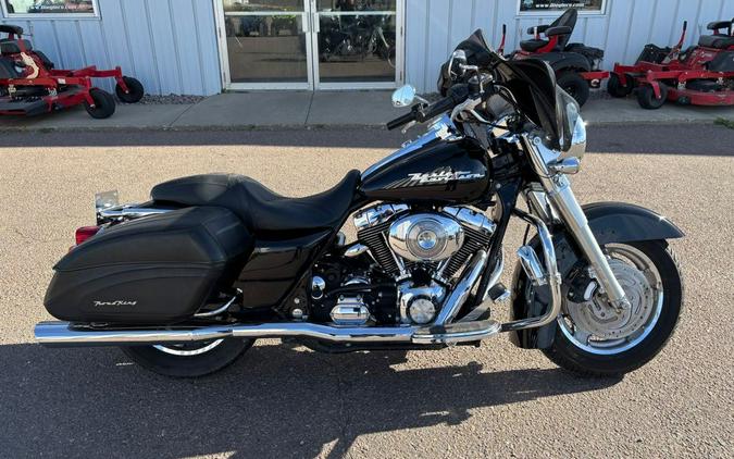 2006 Harley-Davidson® ROAD KING CUSTOM (FLHRSI)