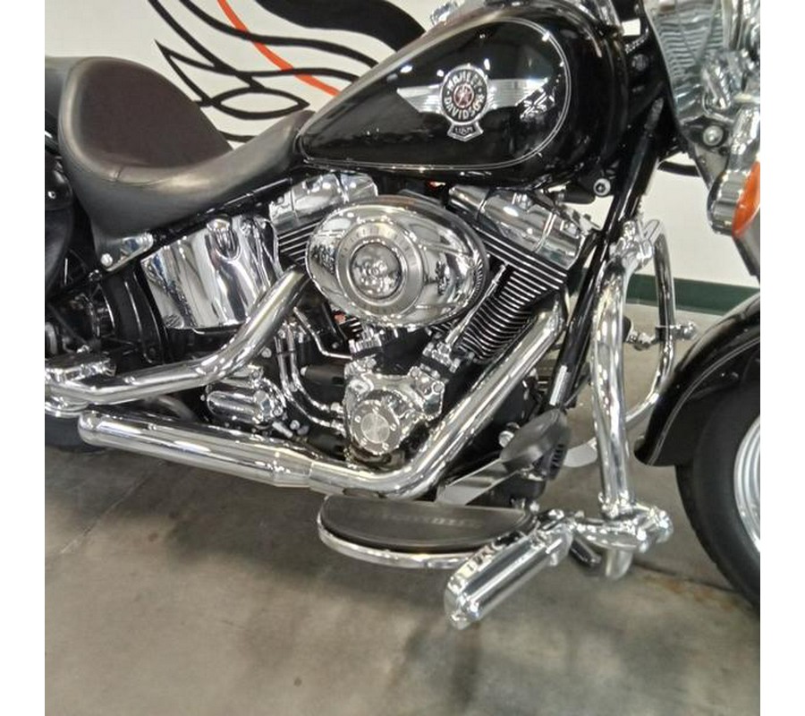 2009 Harley-Davidson® FLSTC - Heritage Softail®