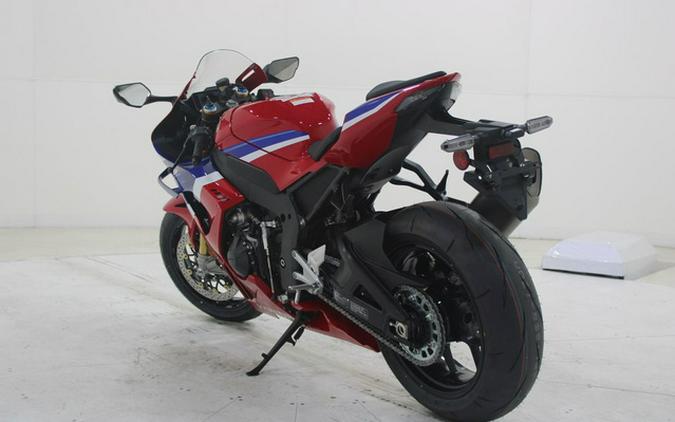 2026 Honda CBR1000RR-R Fireblade SP