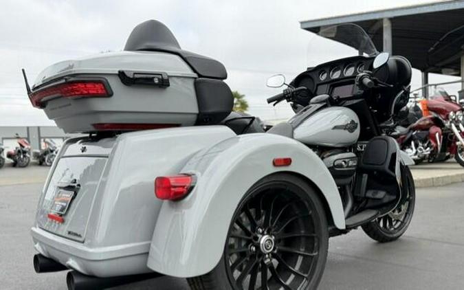 2025 Harley-Davidson Tri Glide Ultra FLHTCUTG