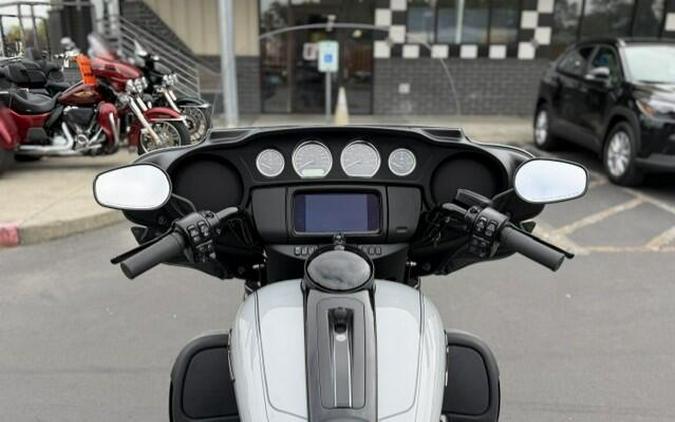 2025 Harley-Davidson Tri Glide Ultra FLHTCUTG