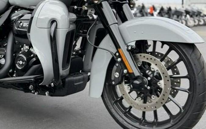 2025 Harley-Davidson Tri Glide Ultra FLHTCUTG