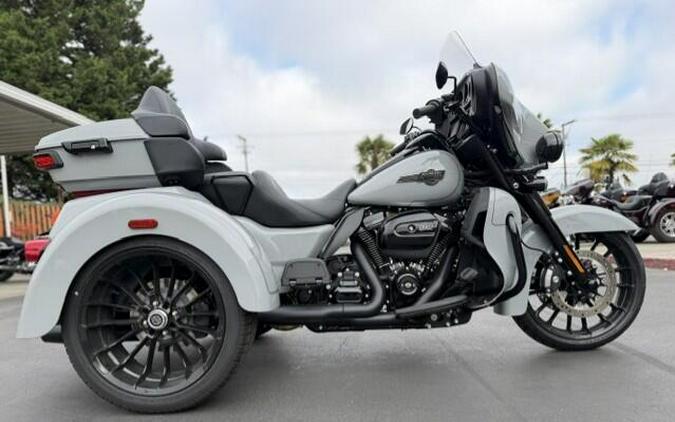 2025 Harley-Davidson Tri Glide Ultra FLHTCUTG
