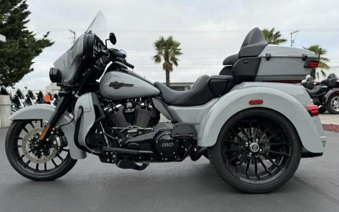 2025 Harley-Davidson Tri Glide Ultra FLHTCUTG