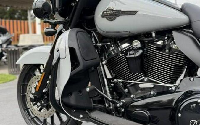 2025 Harley-Davidson Tri Glide Ultra FLHTCUTG