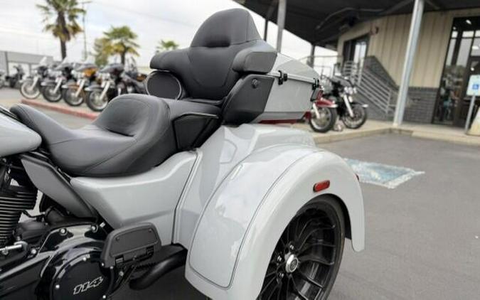 2025 Harley-Davidson Tri Glide Ultra FLHTCUTG