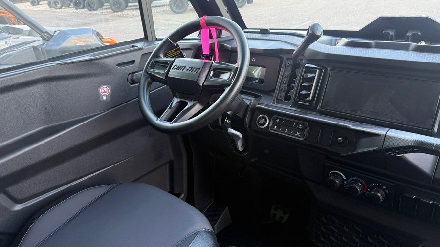 2026 Can-Am Defender MAX XT CAB HD11