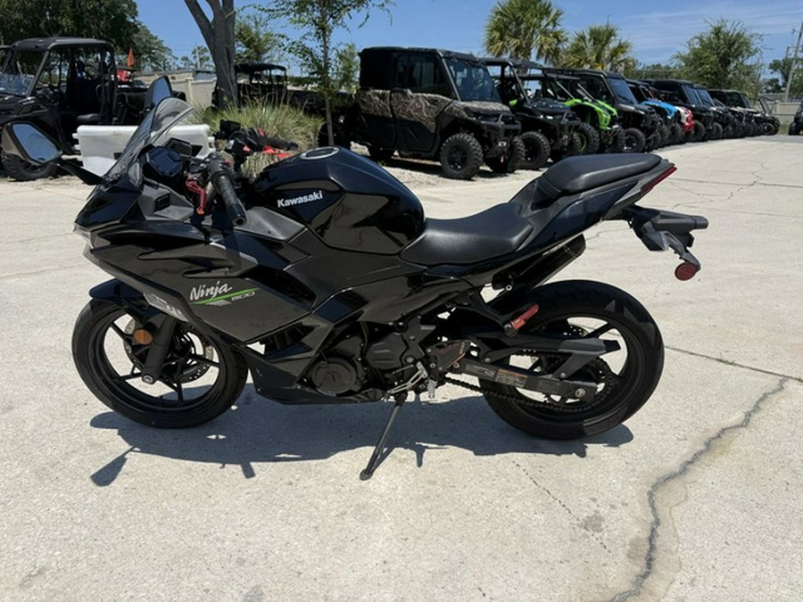 2024 Kawasaki Ninja 500 KRT Edition