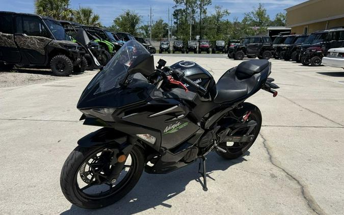 2024 Kawasaki Ninja 500 KRT Edition