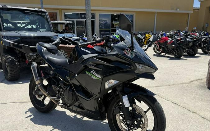 2024 Kawasaki Ninja 500 KRT Edition