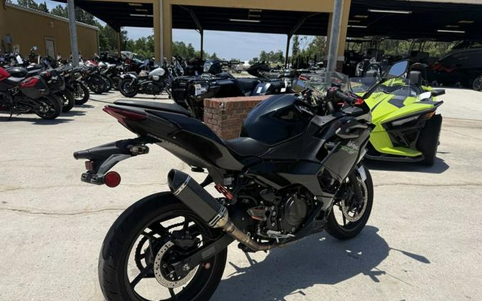 2024 Kawasaki Ninja 500 KRT Edition