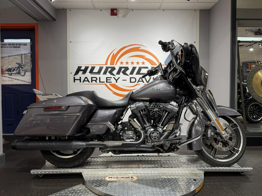 FLHXS 2015 Street Glide Special