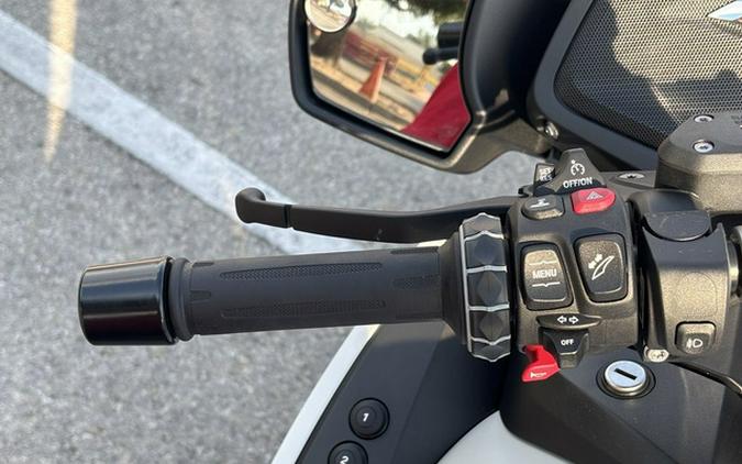2023 BMW R 1250 RT Alpine White