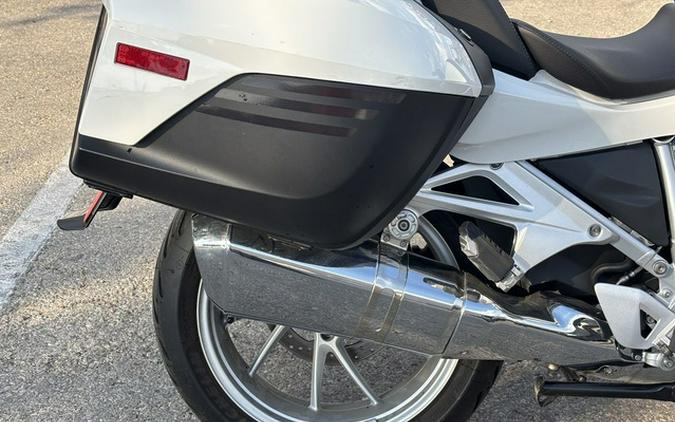 2023 BMW R 1250 RT Alpine White