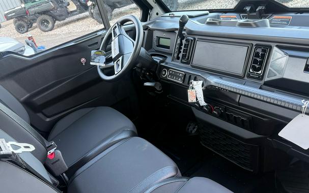 2026 Can-Am Defender XT CAB HD11