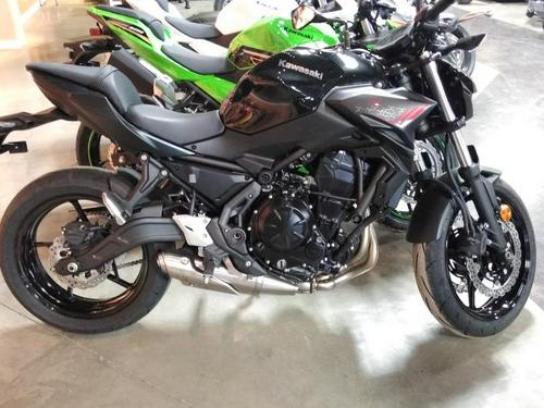 2020 Kawasaki Z650 Review (11 Fast Facts – Urban + Sport Motorcycle)