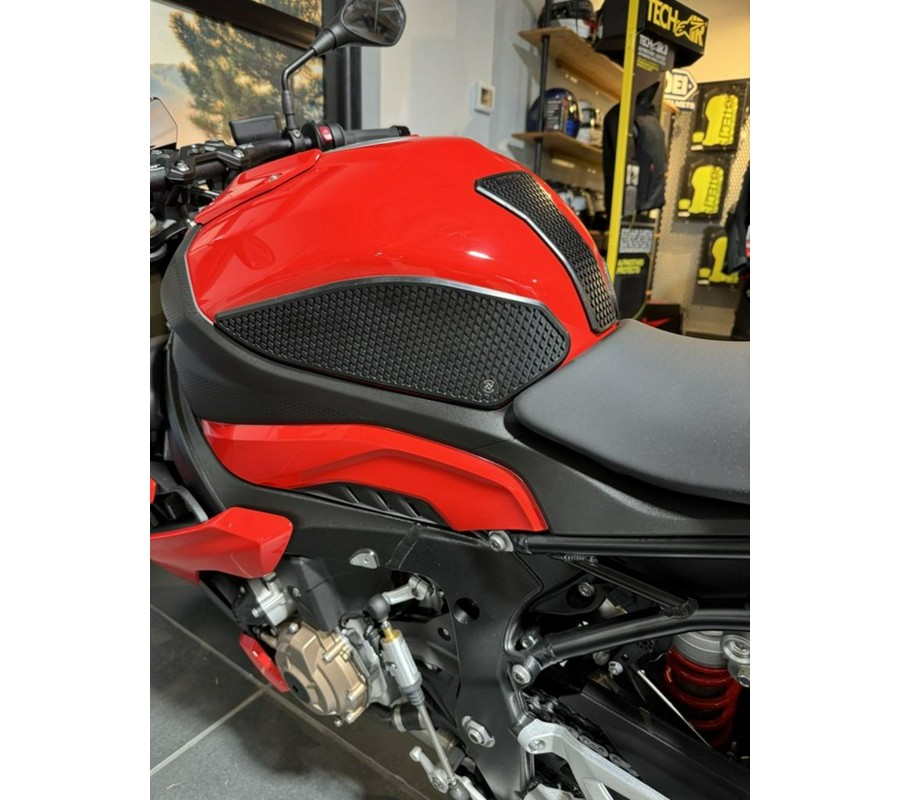 2022 BMW S 1000 R Racing Red