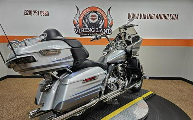 2016 Harley-Davidson CVO™ Road Glide™ Ultra