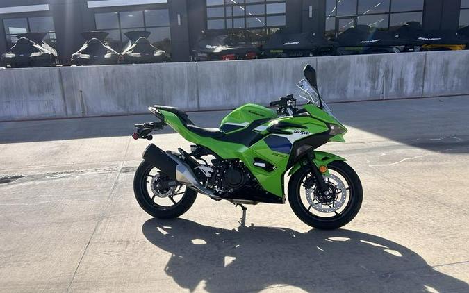 2026 Kawasaki Ninja® 500 SE ABS