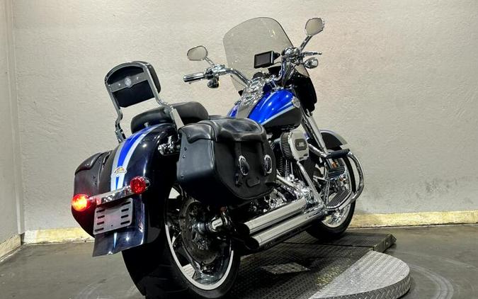 2010 Harley-Davidson® CVO™ Softail® Convertible ABS BLUE/SPHIRE