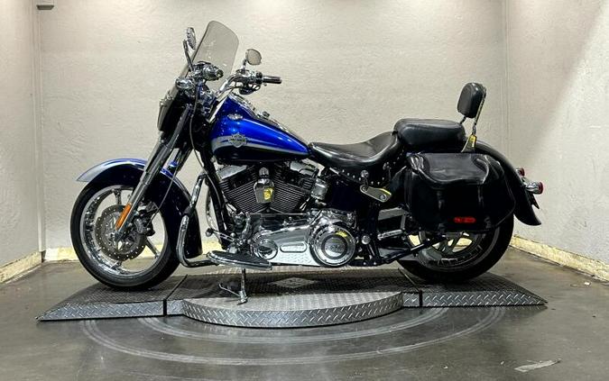2010 Harley-Davidson® CVO™ Softail® Convertible ABS BLUE/SPHIRE