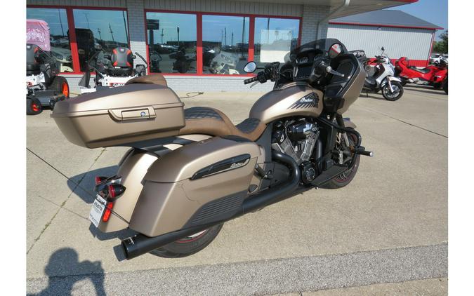 2020 CHALLENGER DARK HORSE - Indian Motorcycle