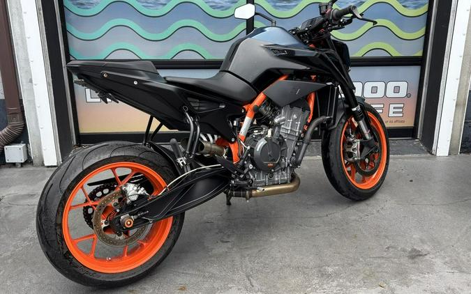 2022 KTM 890 Duke