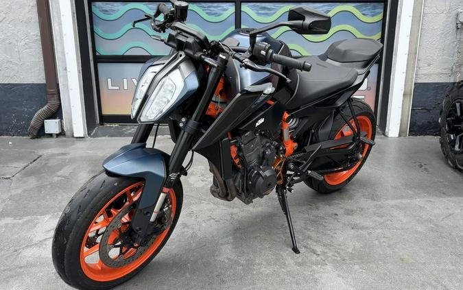 2022 KTM 890 Duke
