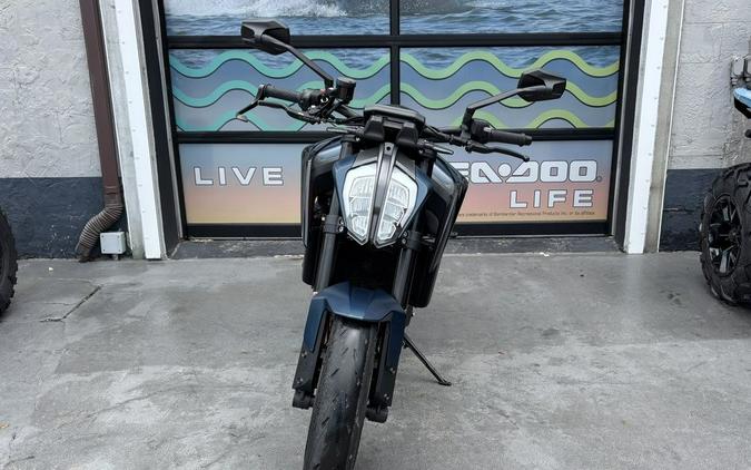 2022 KTM 890 Duke