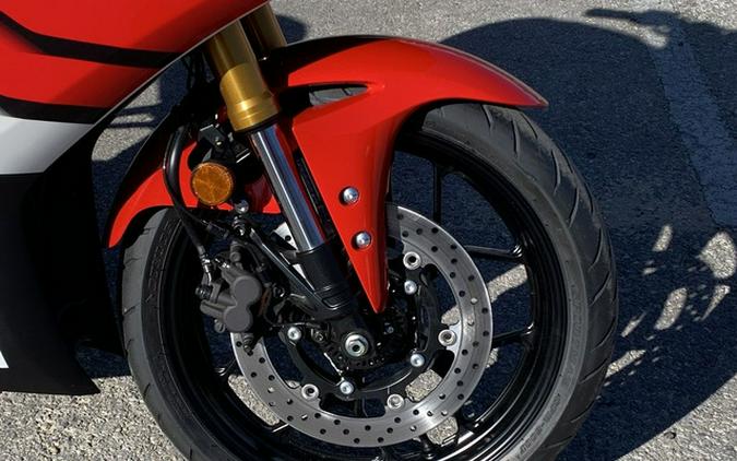 2026 Yamaha YZF R3 70Th Anniversary Edition