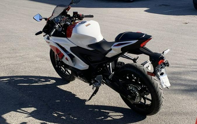 2026 Yamaha YZF R3 70Th Anniversary Edition