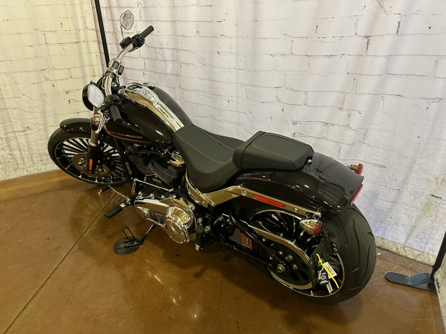 2024 Harley-Davidson Breakout 117 FXBR Vivid Black