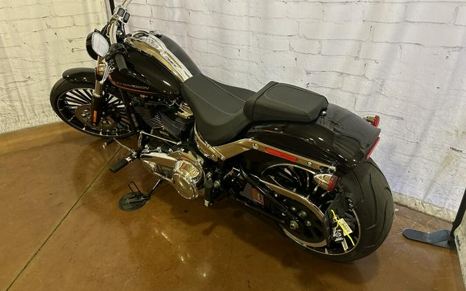 2024 Harley-Davidson Breakout 117 FXBR Vivid Black