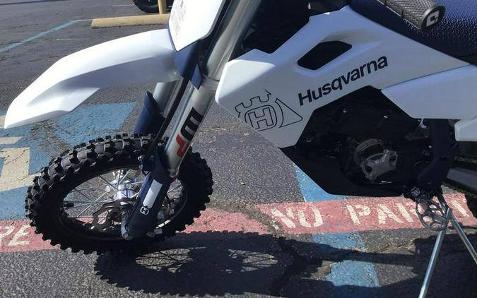 2027 Husqvarna® EE 5