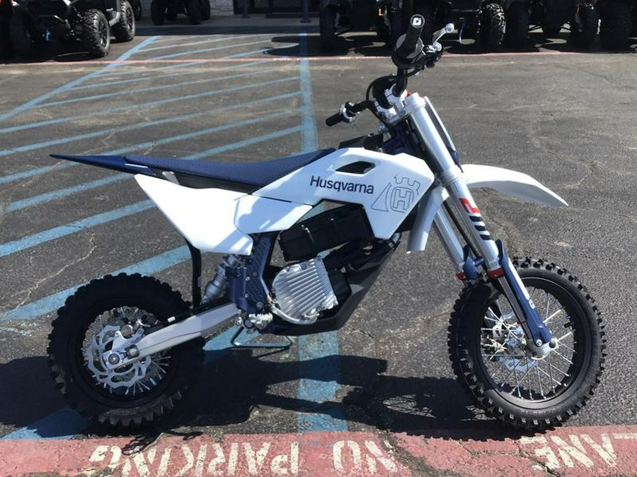 2027 Husqvarna® EE 5