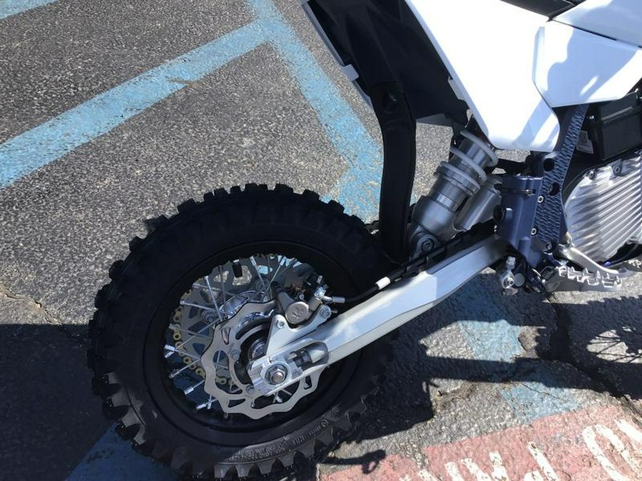 2027 Husqvarna® EE 5