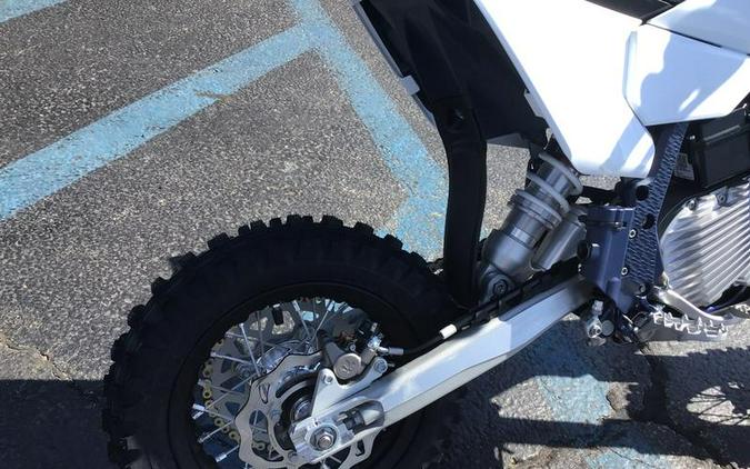 2027 Husqvarna® EE 5