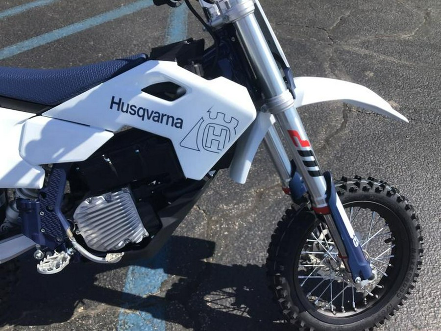 2027 Husqvarna® EE 5