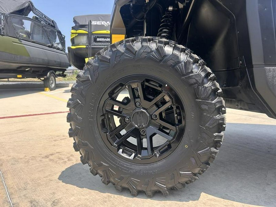 2023 Can-Am® Defender MAX DPS HD9 Timeless Black