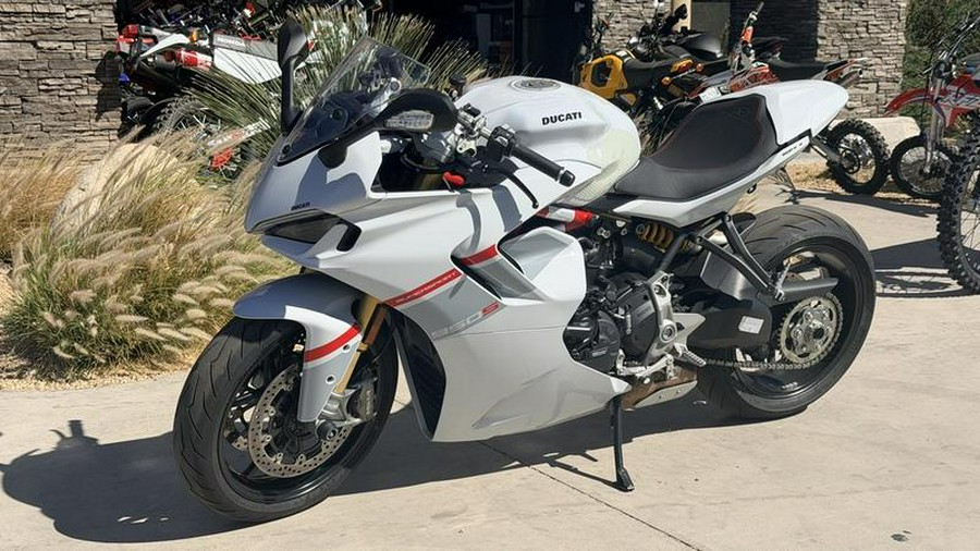 2024 Ducati Supersport 950 S White Stripe