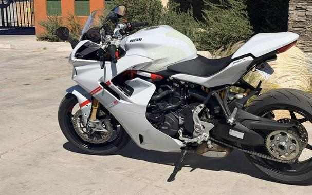 2024 Ducati Supersport 950 S White Stripe