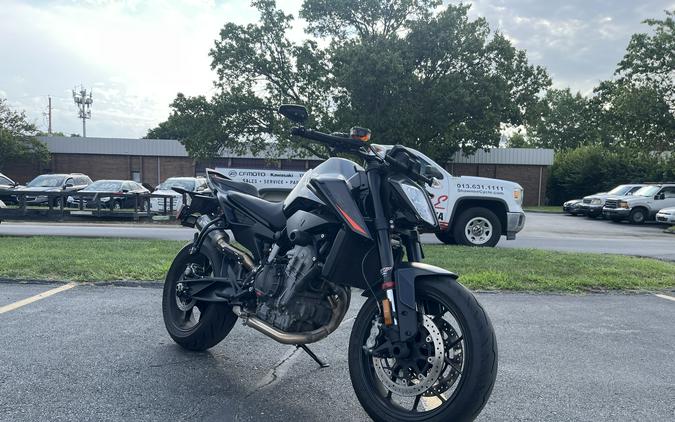 2022 KTM DUKE 890