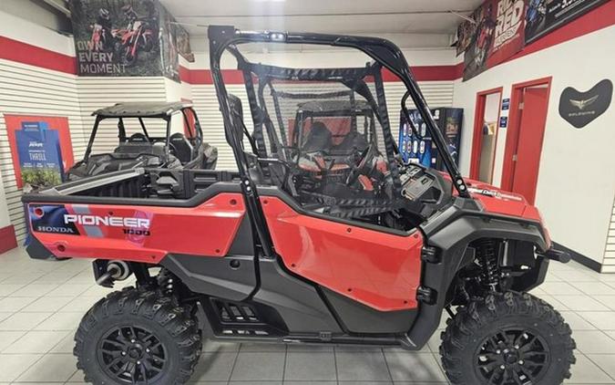 2025 Honda Pioneer 1000 Deluxe