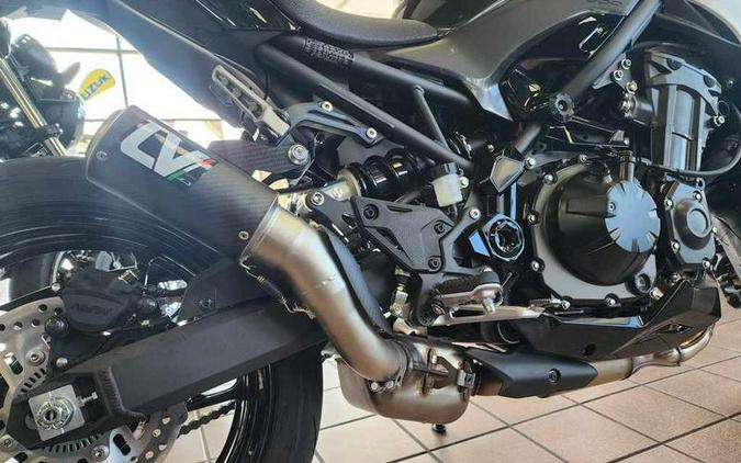 2025 Kawasaki Z900 ABS Metallic Spark Black/Metallic Carbon Gray