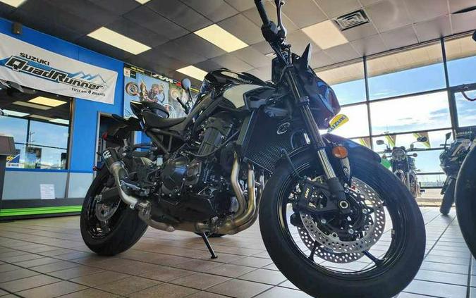 2025 Kawasaki Z900 ABS Metallic Spark Black/Metallic Carbon Gray