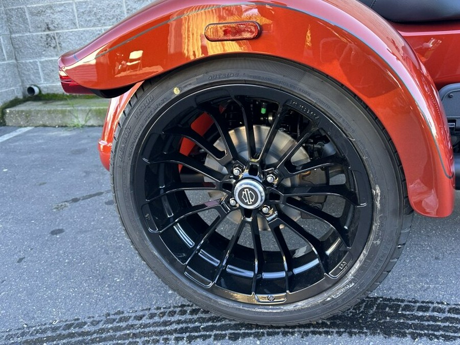 Harley-Davidson® Freewheeler® 2025 FLRT 84632144 WHISKEY FIRE W/ PINSTRIPE