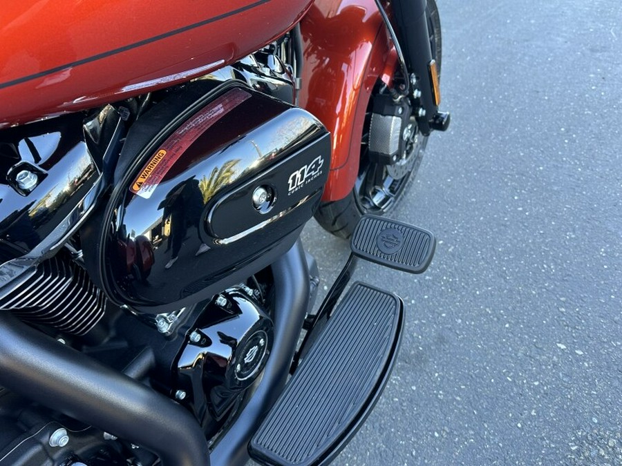 Harley-Davidson® Freewheeler® 2025 FLRT 84632144 WHISKEY FIRE W/ PINSTRIPE