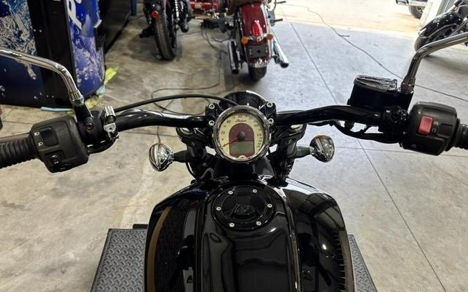 2018 Indian Motorcycle® Scout® Sixty ABS Thunder Black / Titanium Metallic
