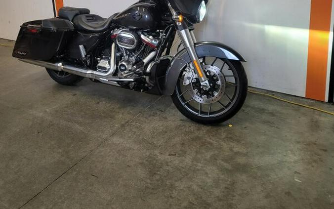 2020 Harley-Davidson CVO Street Glide Black Stardust Fade FLHXSE