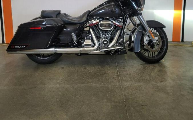 2020 Harley-Davidson CVO Street Glide Black Stardust Fade FLHXSE